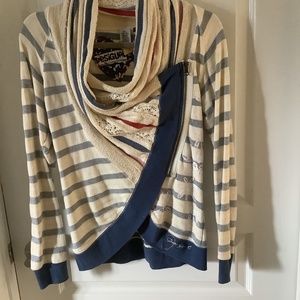 Desigual sweater size small